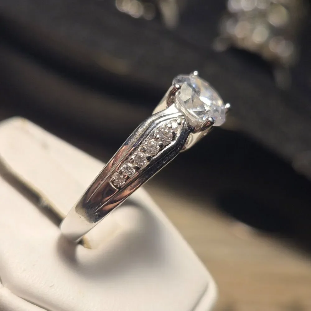 Cubic Zirconia vintage sterling silver ring sz 9